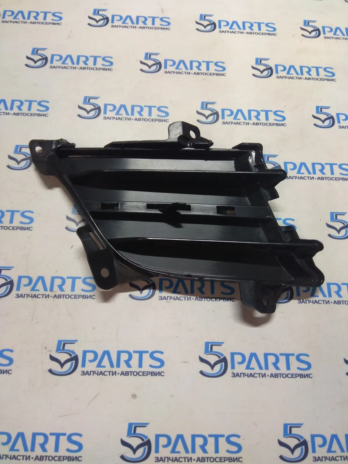 Заглушка ПТФ правой M6 (GH) 2007-2009